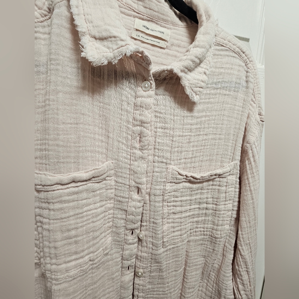 Urban Outfitters Pink Cotton Button-Up Blouse Long Sleeve Distressed Hem Size L - Picture 4 of 12